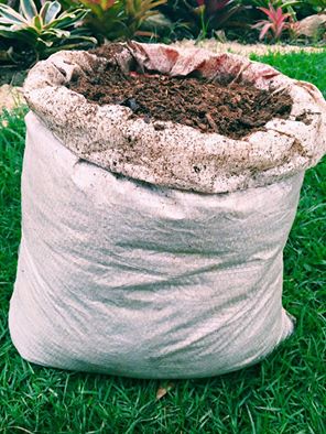 Na devolu&ccedil;&atilde;o do saco vazio, desconto de R$0,50 na pr&oacute;xima compra de terra.